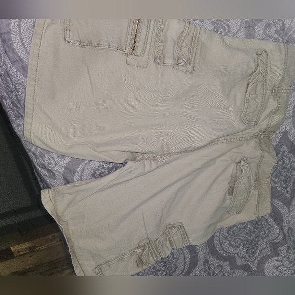 2 pairs men's shorts - Picture 9 of 9